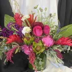 Diablo View Florist - Custom seasonal bouquet
