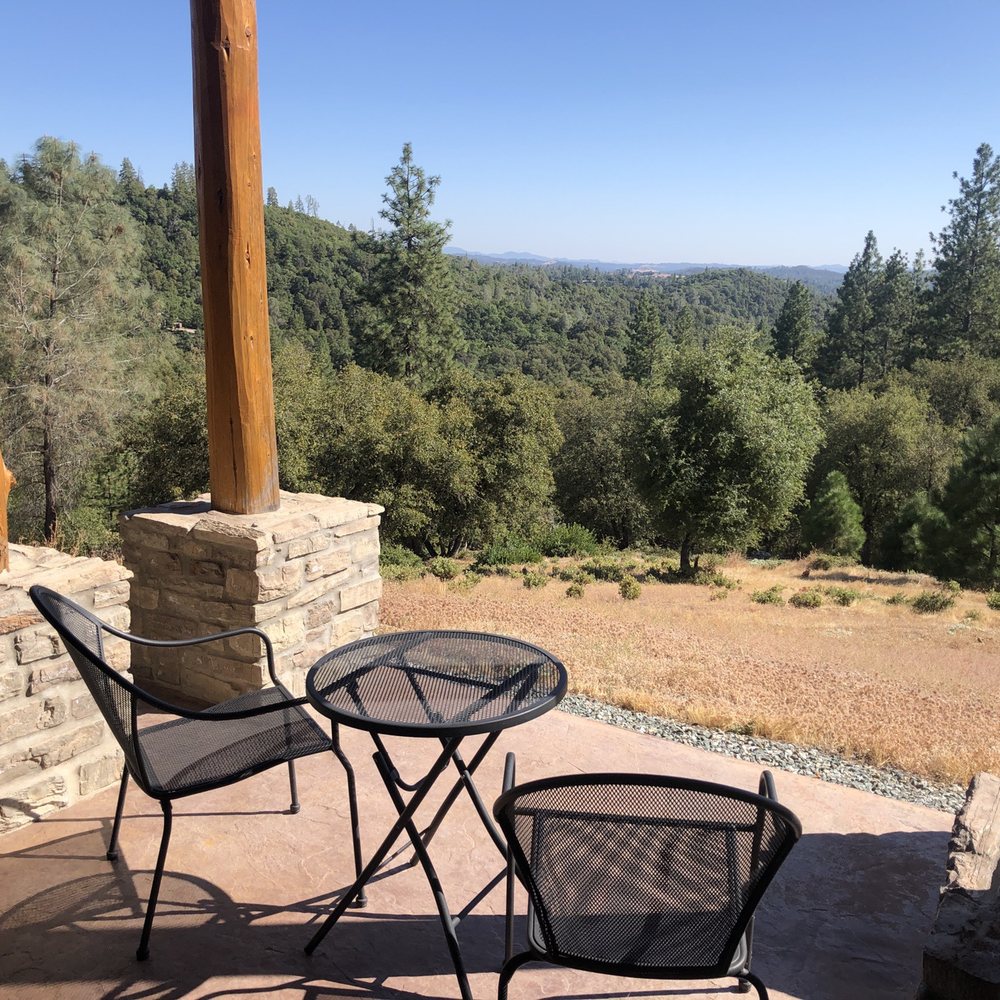 Courtwood Inn - Bed & Breakfast Near Me - Murphys, California Courtwood Inn - Bed & Breakfast Near Me - Murphys, California