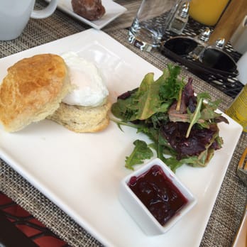 The Inn on First - Homemade jam and biscuit lol fresh garden salad over I forgot cherry balsamic vinegar? - Bed & Breakfast Near Me - Napa, California