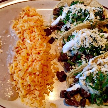 Mas Alla Del Sol - 3 Carne asada tacos dinner plate. - Mexican Near Me - Chicago, Illinois Mas Alla Del Sol - 3 Carne asada tacos dinner plate. - Mexican Near Me - Chicago, Illinois