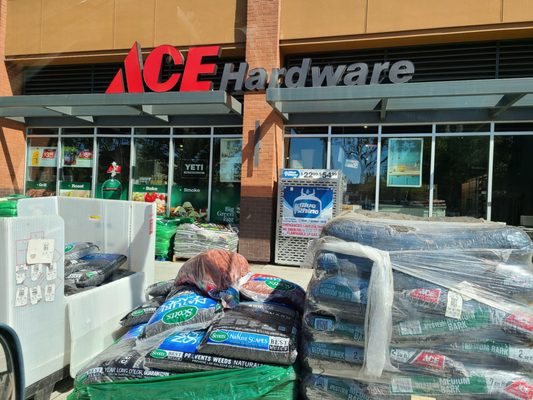 Diridon Station Ace Hardware