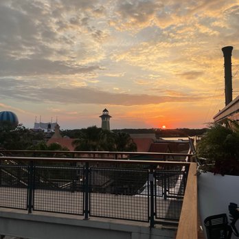 Paddlefish - Sunset view - Seafood Near Me - Orlando, Florida Paddlefish - Sunset view - Seafood Near Me - Orlando, Florida