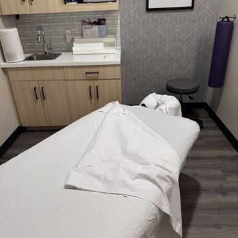 Massage Envy - Massage room - Skin Care Near Me - San Francisco, California Massage Envy - Massage room - Skin Care Near Me - San Francisco, California