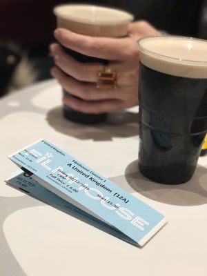 Foto de Filmhouse - Edimburgo, EDH, GB. Guinness at the cafe before the film