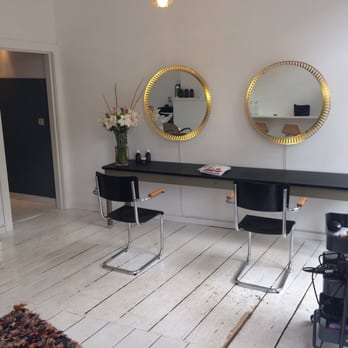 Flo - Hair Salons Near Me - Antwerp, VAN Flo - Hair Salons Near Me - Antwerp, VAN