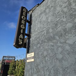 Georgia’s Lounge - Outside