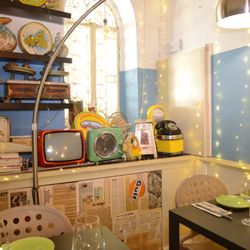 Meridionale - Vintage Corner Day Time