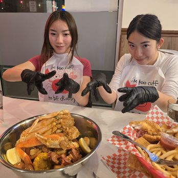 Mama's Crawfish & Seafood House - Seafood Near Me - Seattle, Washington