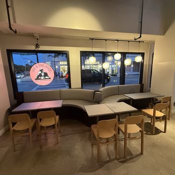 JOE & THE JUICE - Indoor seating - Coffee & Tea Near Me - Miami Beach, Florida