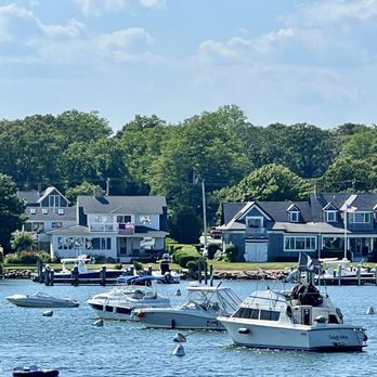 Lobsterville Bar & Grille - Deck view - Bars Near Me - Oak Bluffs, Massachusetts