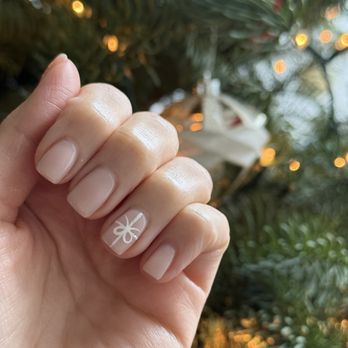 17 Jewels Nail Spa - Nail Salons Near Me - Oakland, California