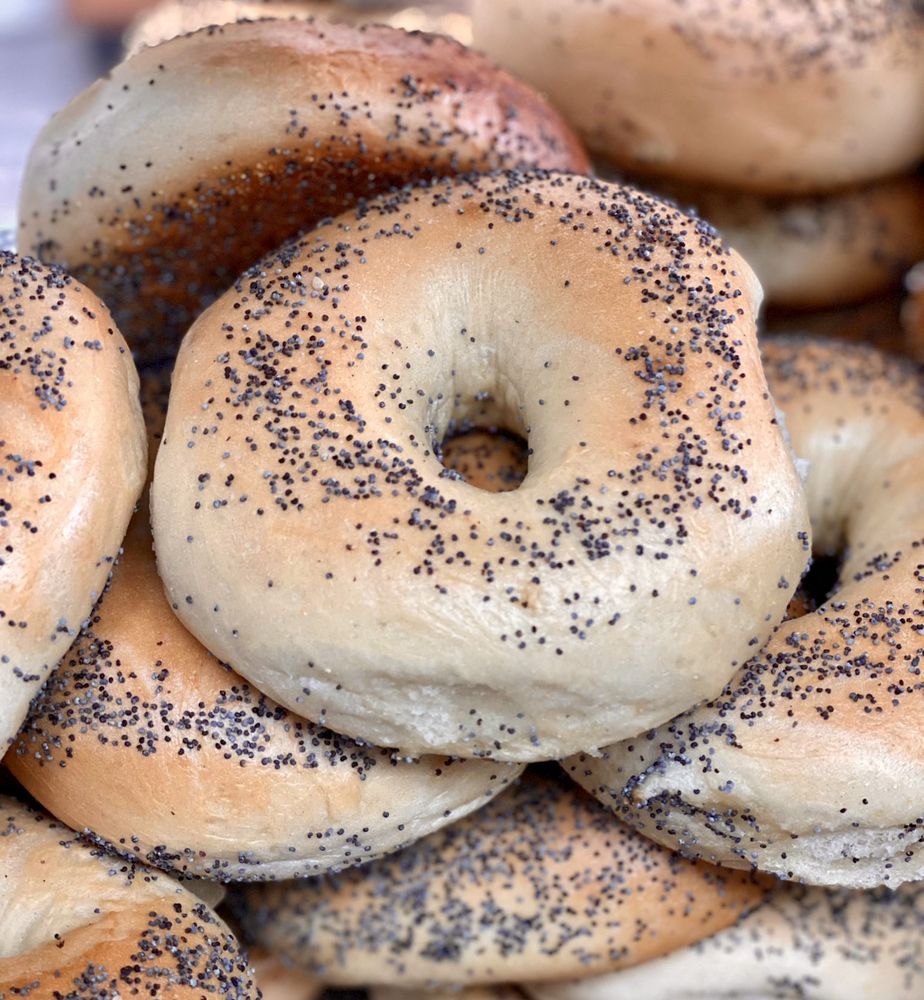 Charlies Bagel & Deli