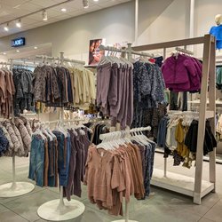 H&M