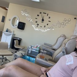 Rose Nails & Spa - Pedicure chairs