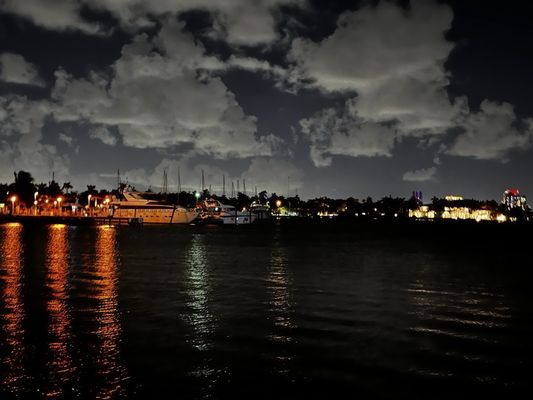 GG's Waterfront by null