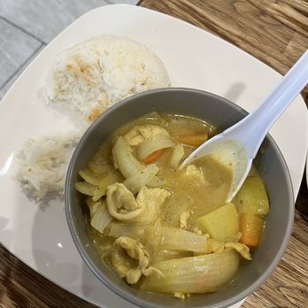 Lucky Thai - Yellow curry - Thai Near Me - Murfreesboro, Tennessee Lucky Thai - Yellow curry - Thai Near Me - Murfreesboro, Tennessee