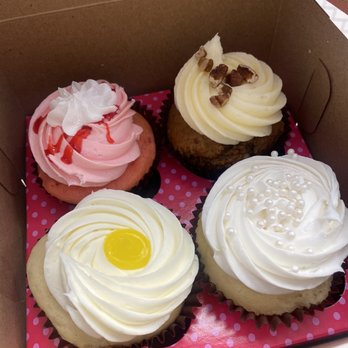 Smallcakes Ballantyne - Cupcakes Near Me - Charlotte, North Carolina