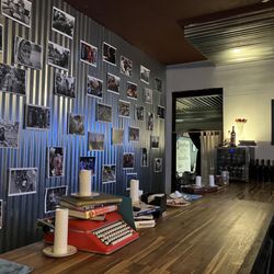 De Pan Y Queso Bocadillos Bar - Comfortable atmosphere.