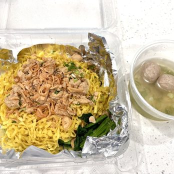Bali Cafe Indo - Bakmi Ayam & mushrooms with meat balls - Indonesian Near Me - Las Vegas, Nevada Bali Cafe Indo - Bakmi Ayam & mushrooms with meat balls - Indonesian Near Me - Las Vegas, Nevada