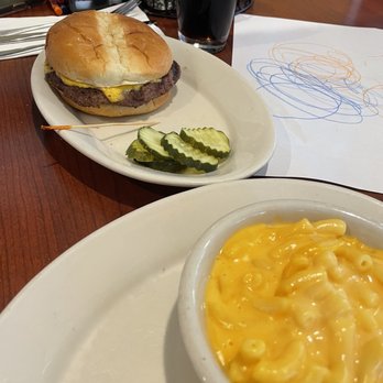 Yours Truly Restaurant - Burger, side of Mac & Cheese - American Near Me - Valley View, Ohio