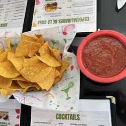 Las Margaritas - Chips & salsa