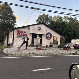 Exterior photo of Sam the Clam's Pub & Grub - Plantsville, Connecticut Exterior photo of Sam the Clam's Pub & Grub - Plantsville, Connecticut