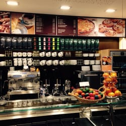 Bäckerei Zöttl - Kaffee gibt es aus einer Original italienischen Siebträgermaschine