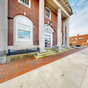 BATH SAVINGS INSTITUTION - Updated July 2025 - 105 Front St, Bath ...