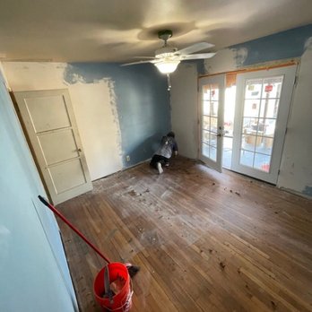 New Look Flooring - Bedroom before - Flooring Near Me