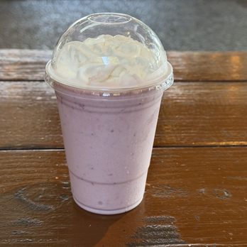 Padaro Beach Grill - Strawberry Shakes and Malts - American Near Me - Carpinteria, California Padaro Beach Grill - Strawberry Shakes and Malts - American Near Me - Carpinteria, California