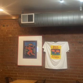 Bongo Burger - Dining area - Burgers Near Me - Berkeley, California