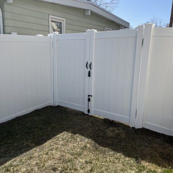 Freedom Fencing - The gate is very secure and comes with a key. - Fences & Gates Near Me