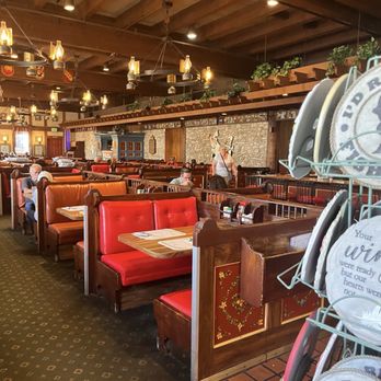 Pea Soup Andersen's Restaurant - Dining booths - American Near Me - Santa Nella, California