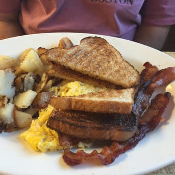 Dog House Diner - Diners Near Me - Washington, Pennsylvania