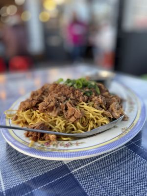 Khao Moo Dang by null