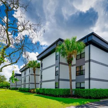 Halcyon - Exterior Building - Apartments Near Me - Hollywood, Florida Halcyon - Exterior Building - Apartments Near Me - Hollywood, Florida