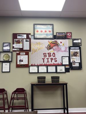 QS TIPS AND WINGS BBQ by null