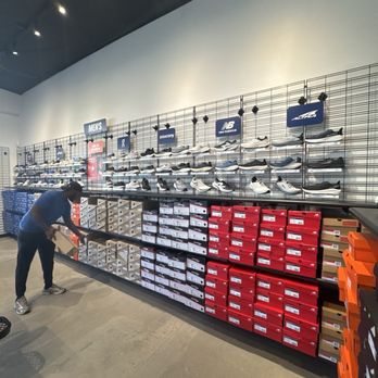 Road Runner Sports - Great selection of shoes that will fit your comfort needs. - Shoe Stores Near Me - Manhattan Beach, California