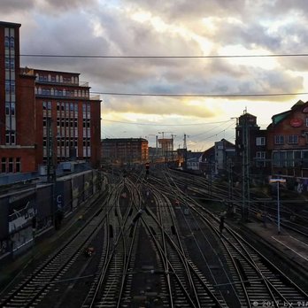 Hühnerposten - Schienenstrang am Hühnerposten und Blick zum Fruchthof (03/2018) - Venues & Event Spaces Near Me - Hamburg, HH Hühnerposten - Schienenstrang am Hühnerposten und Blick zum Fruchthof (03/2018) - Venues & Event Spaces Near Me - Hamburg, HH