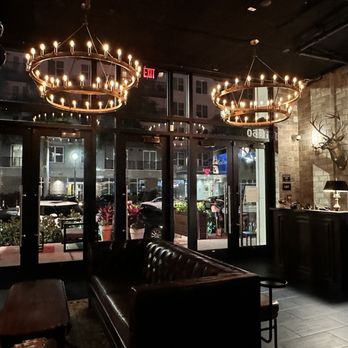 Noble Tavern - Cocktail Bars Near Me - St. Petersburg, Florida
