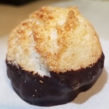 Kneads Bakery Cafe and Mill - Chocolate macaroon - Bakeries Near Me - Westport, Connecticut Kneads Bakery Cafe and Mill - Chocolate macaroon - Bakeries Near Me - Westport, Connecticut