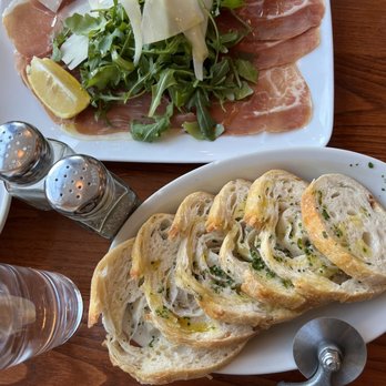 Spacca Napoli - Prosciutto e rucola - Pizza Near Me - Chicago, Illinois