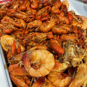 Craven Crawfish - a platter of cooked crawfish - Seafood Near Me - Houston, Texas