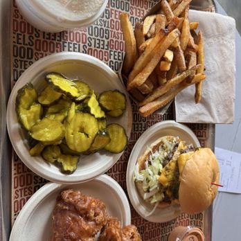 HiHo Cheeseburger | Pasadena - Burgers Near Me - Pasadena, California