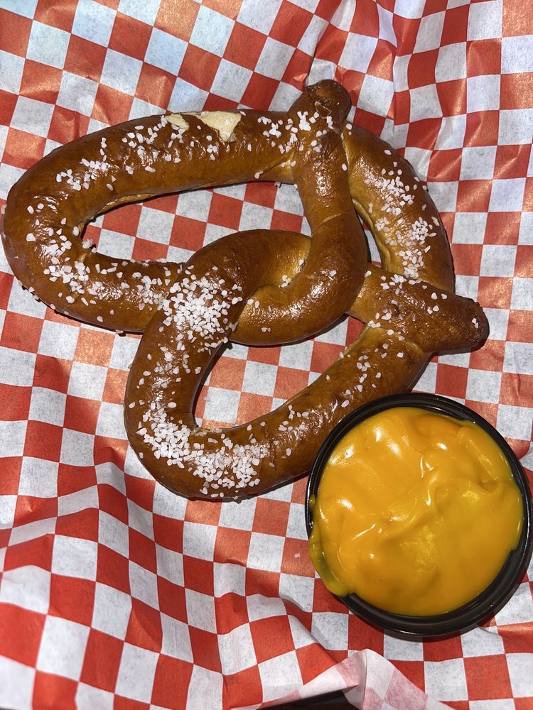 CAPS SPORTS GRILL 111 Photos & 279 Reviews 1721 W Rose Garden Ln