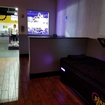 Planet Fitness - Trainers Near Me - Aurora, Illinois
