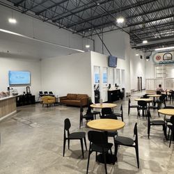 Oh Toodles - Wide angle view of cafe and front entrance