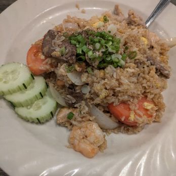 Ocean Wave - Combo Fried Rice: Jasmine rice stir-fried with chicken, pork, beef, shrimp, egg, tomatoes, onions, scallions, and cilantro - Sushi Bars Near Me - Atlanta, Georgia Ocean Wave - Combo Fried Rice: Jasmine rice stir-fried with chicken, pork, beef, shrimp, egg, tomatoes, onions, scallions, and cilantro - Sushi Bars Near Me - Atlanta, Georgia