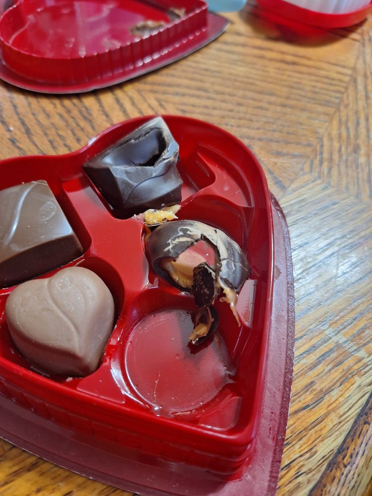 ELMER CANDY Updated October 2024 16 Photos & 15 Reviews 401 N 5th