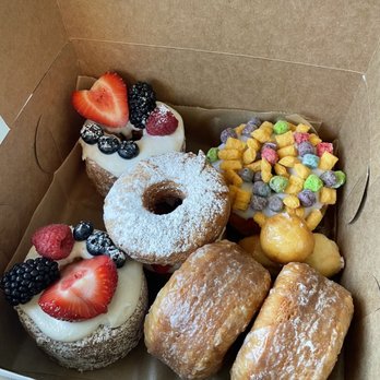 DF Donuts - Cronuts, cronuts with fruit and cronut with custard and capt crunch berry donut. - Donuts Near Me - Stockton, California DF Donuts - Cronuts, cronuts with fruit and cronut with custard and capt crunch berry donut. - Donuts Near Me - Stockton, California